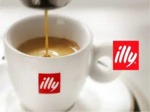 illy-coffee-pour